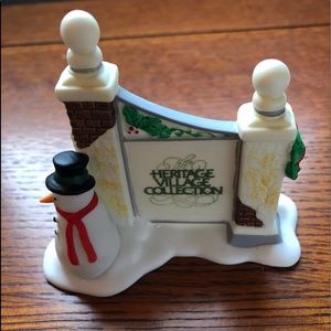 NIB Dept 56 Heritage Village Sign w/ Snowman